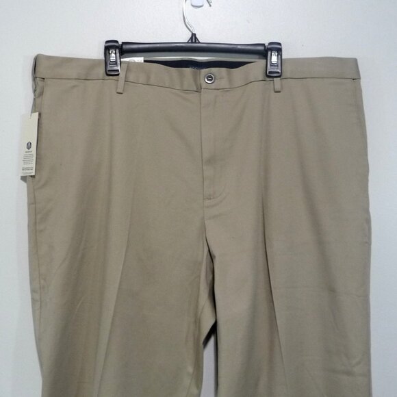 DOCKERS SIZE 42X30 COMFORT WAIST RELAXED FIT PANTS - Picture 3 of 11